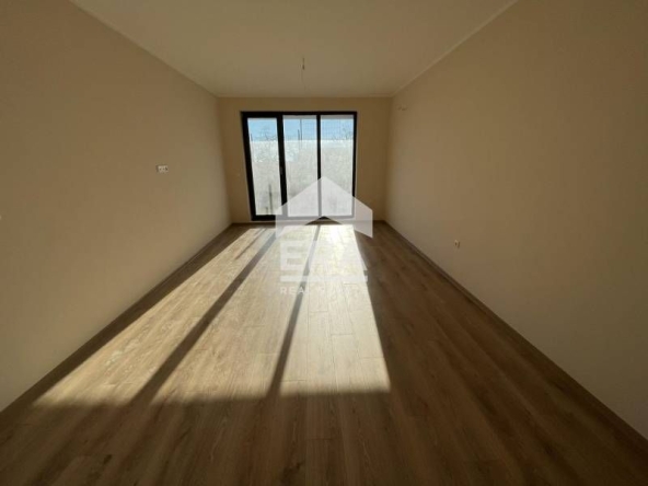Тристаен апартамент в Варна, Изгрев - 91 кв.м за 1402 €/кв.м - Снимка #1