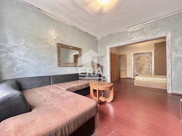 Дава се под наем Двустаен апартамент в София, Център - 40 кв.м за 600 € - Снимка #1