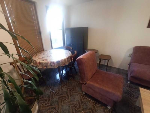 Дава се под наем Многостаен апартамент в Бургас, Център - 120 кв.м за 204 € - Снимка #1