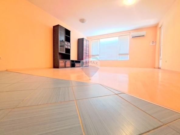 Тристаен апартамент в Варна, Възраждане 1 - 94 кв.м за 1649 €/кв.м - Снимка #1