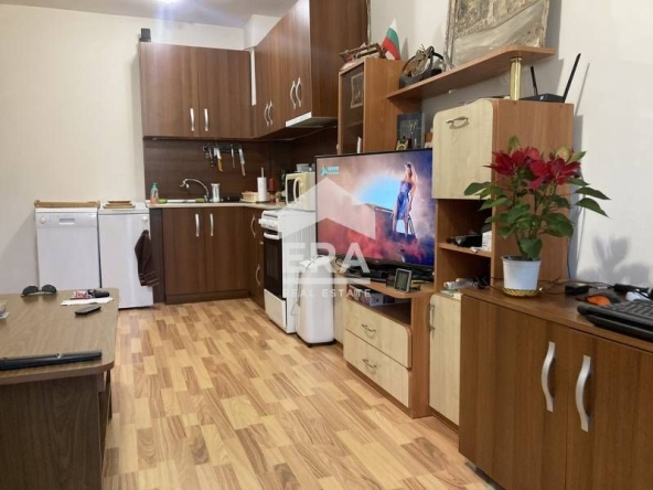Двустаен апартамент в Варна, Погреби - 60 кв.м за 1834 €/кв.м - Снимка #1
