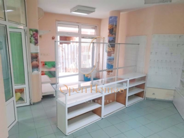 Дава се под наем Магазин в Пловдив, Централна гара - 70 кв.м за 612 € - Снимка #1