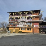 Хотел в Дебелец - 1072 кв.м за 831 €/кв.м - Снимка #1