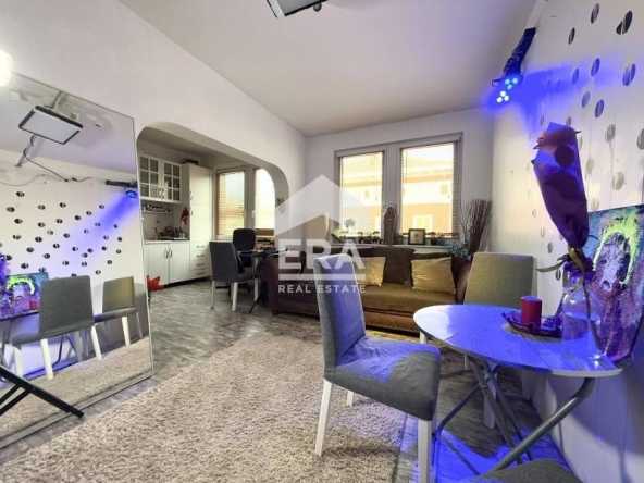 Дава се под наем Тристаен апартамент в София, Център - 80 кв.м за 1200 € - Снимка #1