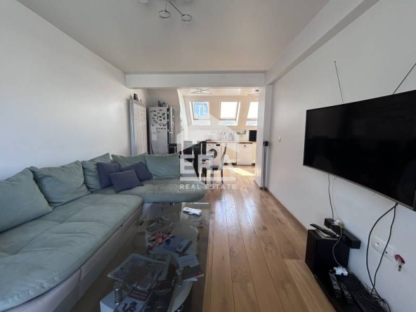 Тристаен апартамент в Варна, Колхозен пазар - 94 кв.м за 2756 €/кв.м - Снимка #1