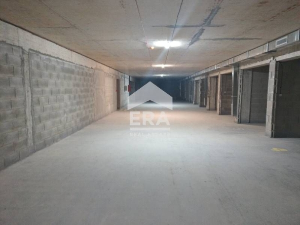 Гараж / Паркомясто в Варна, Кайсиева градина - 13 кв.м за 1347 €/кв.м - Снимка #1