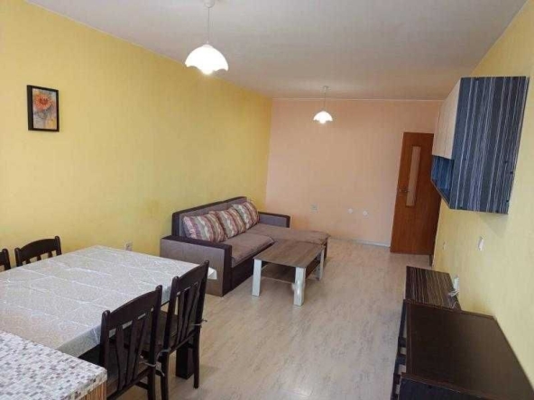 Дава се под наем Двустаен апартамент в Бургас, Славейков - 75 кв.м за 408 € - Снимка #1