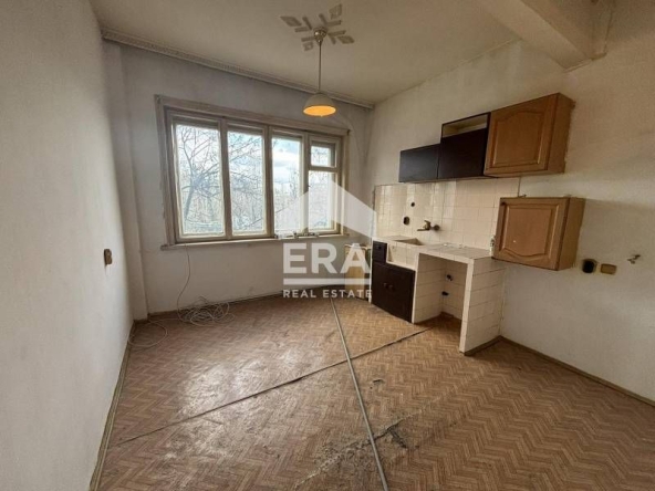 Тристаен апартамент в Хасково, Център - 65 кв.м за 954 €/кв.м - Снимка #1