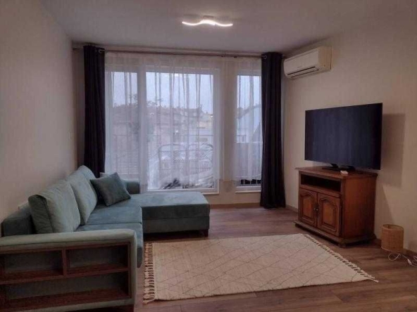 Дава се под наем Едностаен апартамент в Бургас, Център - 60 кв.м за 242.25 € - Снимка #1