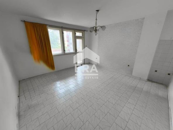 Двустаен апартамент в Варна, Цветен квартал - 64 кв.м за 1796 €/кв.м - Снимка #1