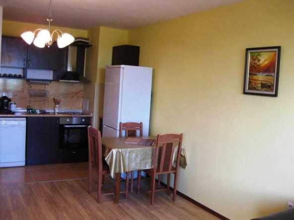 Дава се под наем Двустаен апартамент в Бургас, Център - 76 кв.м за 408 € - Снимка #1