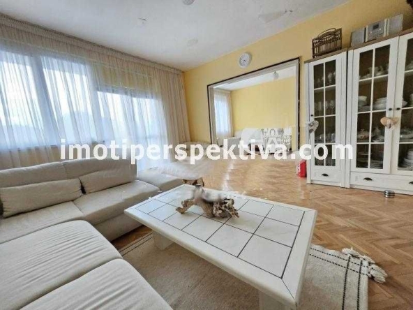 Тристаен апартамент в Пловдив, Център - 120 кв.м за 1625 €/кв.м - Снимка #1