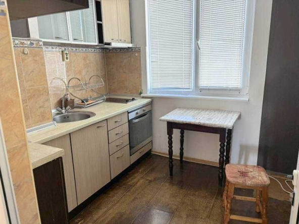 Дава се под наем Тристаен апартамент в Бургас, Възраждане - 90 кв.м за 350 € - Снимка #1