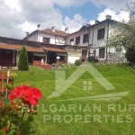 Хотел в с. Осеновлаг, Област София-област - 1200 кв.м за 375 €/кв.м - Снимка #1