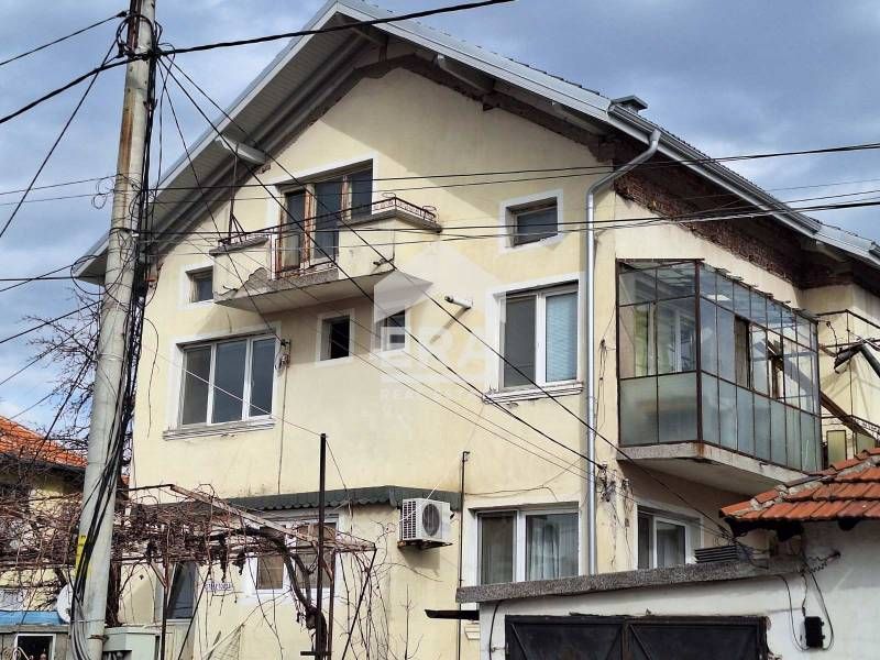 Етаж от къща в Кюстендил, Бузлуджа - 128 кв.м за 618 €/кв.м - Снимка #1