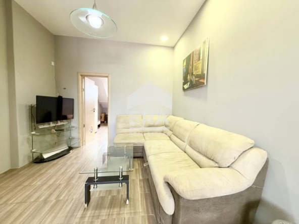 Тристаен апартамент в София, Център - 72 кв.м за 2084 €/кв.м - Снимка #1