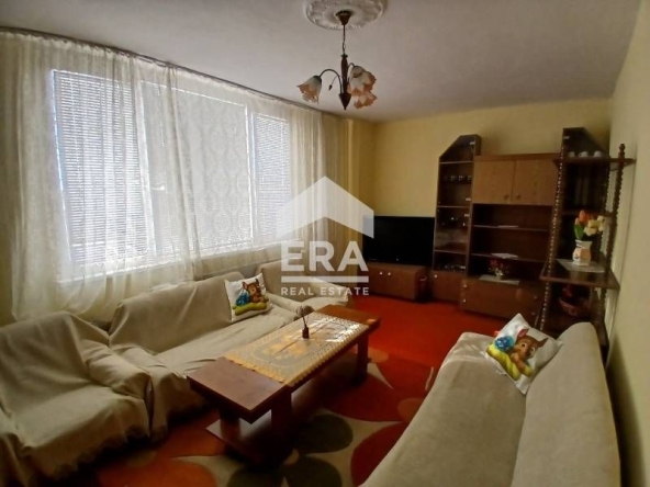 Дава се под наем Тристаен апартамент в Плевен, Идеален център - 97 кв.м за 270.3 € - Снимка #1