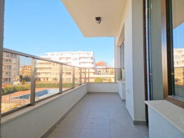 Тристаен апартамент в Бургас, Сарафово - 68 кв.м за 1986 €/кв.м - Снимка #1