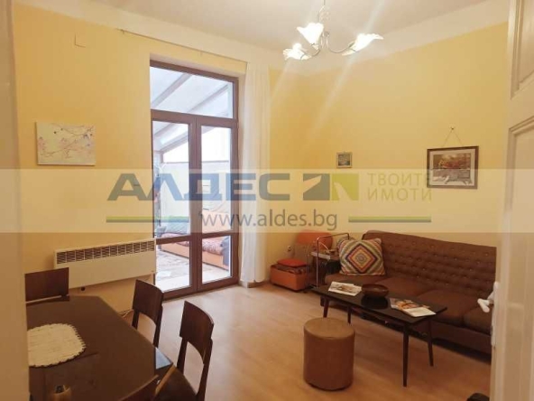 Дава се под наем Тристаен апартамент в София, Център - 125 кв.м за 750 € - Снимка #1