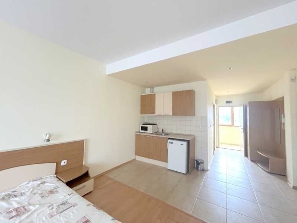 Ателие в к.к. Слънчев бряг - 56 кв.м за 451 €/кв.м - Снимка #1