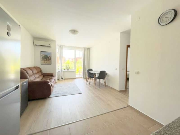 Двустаен апартамент в к.к. Слънчев бряг - 63 кв.м за 1080 €/кв.м - Снимка #1