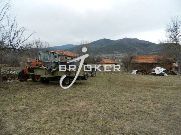 Парцел в с. Хвойна, Област Смолян - 964 кв.м за 19 €/кв.м - Снимка #1