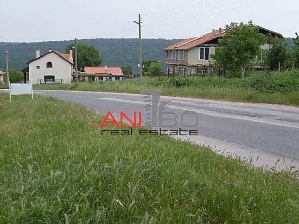 Парцел в с. Звездица, Област Варна - 704 кв.м за 102 €/кв.м - Снимка #1