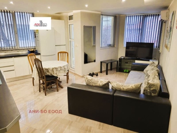 Тристаен апартамент в Варна, ВИНС - 89 кв.м за 2012 €/кв.м - Снимка #1