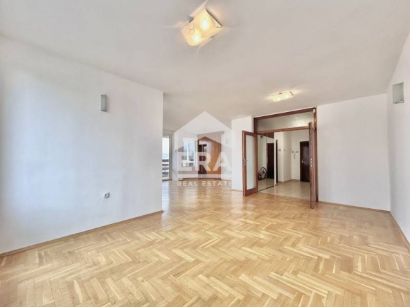 Дава се под наем Тристаен апартамент в София, Изток - 120 кв.м за 1150 € - Снимка #1