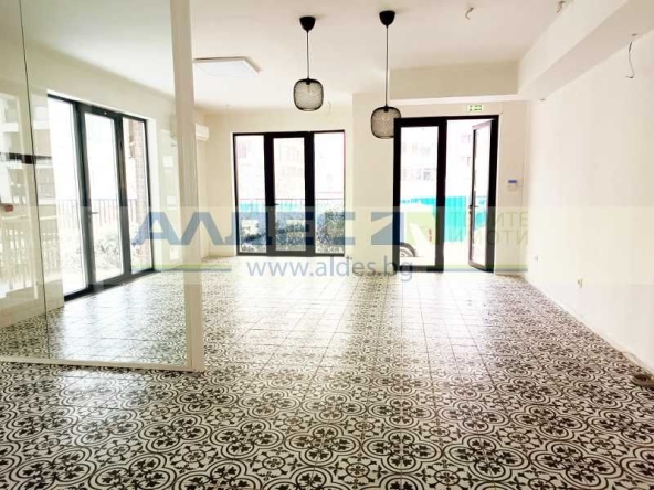 Дава се под наем Магазин в София, Кръстова вада - 90 кв.м за 1071 € - Снимка #1