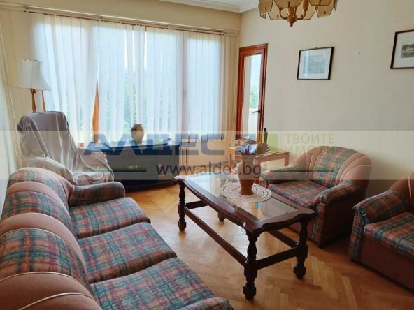 Дава се под наем Тристаен апартамент в София, Център - 85 кв.м за 500 € - Снимка #1