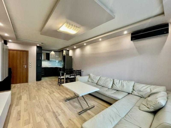 Дава се под наем Тристаен апартамент в София, Надежда 4 - 93 кв.м за 450 € - Снимка #1