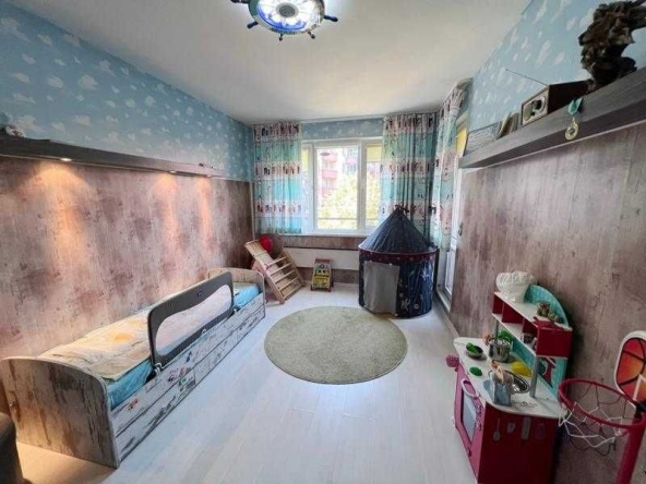 Дава се под наем Тристаен апартамент в София, Хаджи Димитър - 99 кв.м за 450 € - Снимка #1