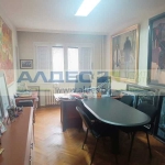 Дава се под наем Тристаен апартамент в София, Център - 135 кв.м за 1000 € - Снимка #1