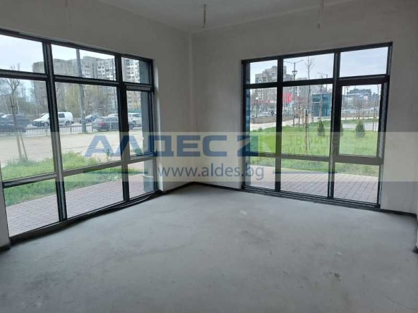 Дава се под наем Магазин в София, Люлин 10 - 724 кв.м за 6950 € - Снимка #1