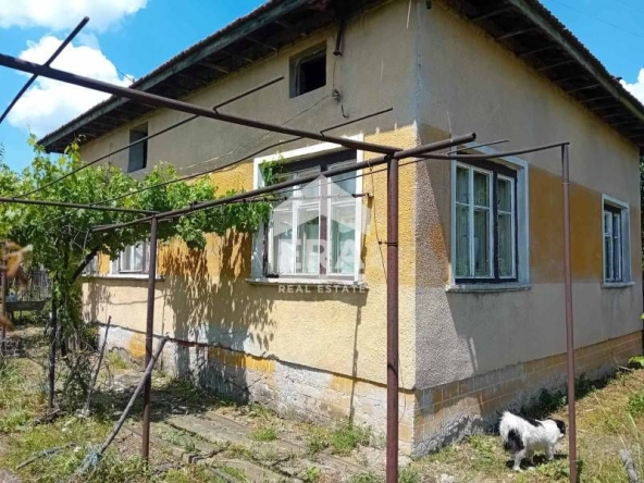 Къща в с. Медковец, Област Монтана - 98 кв.м за 163 €/кв.м - Снимка #1