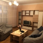 Дава се под наем Тристаен апартамент в Пловдив, Кършияка - 100 кв.м за 460 € - Снимка #1