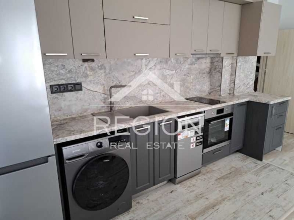 Дава се под наем Тристаен апартамент в Варна, Възраждане 1 - 86 кв.м за 510 € - Снимка #1