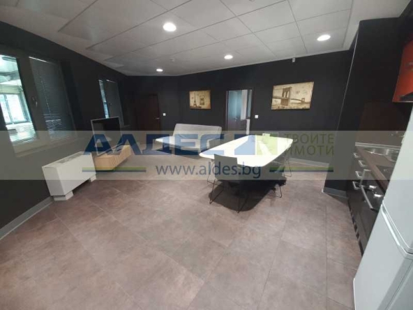 Дава се под наем Тристаен апартамент в София, Младост 4 - 267 кв.м за 1680 € - Снимка #1