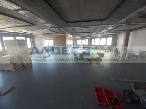 Дава се под наем Офис в София, Младост 4 - 479 кв.м за 6898 € - Снимка #1