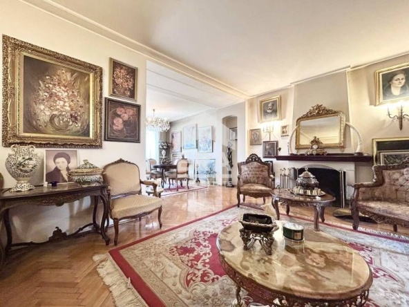 Тристаен апартамент в София, Център - 130 кв.м за 4847 €/кв.м - Снимка #1