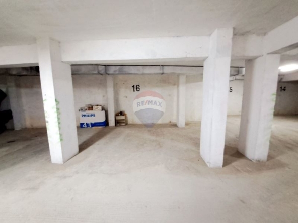 Дава се под наем Гараж / Паркомясто в Варна, Терапевтична болница - 13 кв.м за 61.2 € - Снимка #1