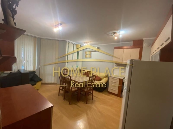 Дава се под наем Тристаен апартамент в Варна, Лятно кино Тракия - 90 кв.м за 489.6 € - Снимка #1