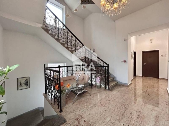 Дава се под наем Офис в София, Център - 55 кв.м за 650 € - Снимка #1