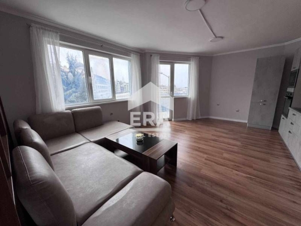 Дава се под наем Двустаен апартамент в Варна, м-т Траката - 69 кв.м за 588 € - Снимка #1