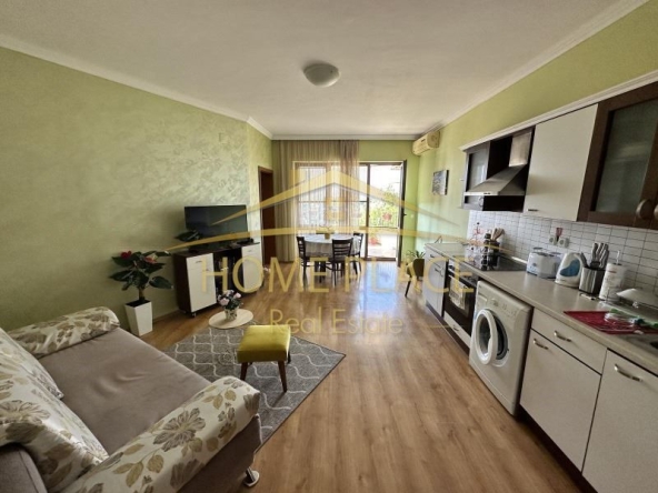 Дава се под наем Двустаен апартамент в Варна, м-т Св. Никола - 70 кв.м за 612 € - Снимка #1