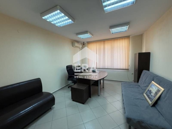 Офис в Варна, Бизнес хотел - 62 кв.м за 2420 €/кв.м - Снимка #1