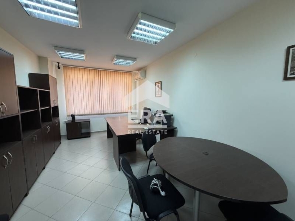 Дава се под наем Офис в Варна, Бизнес хотел - 62 кв.м за 511 € - Снимка #1