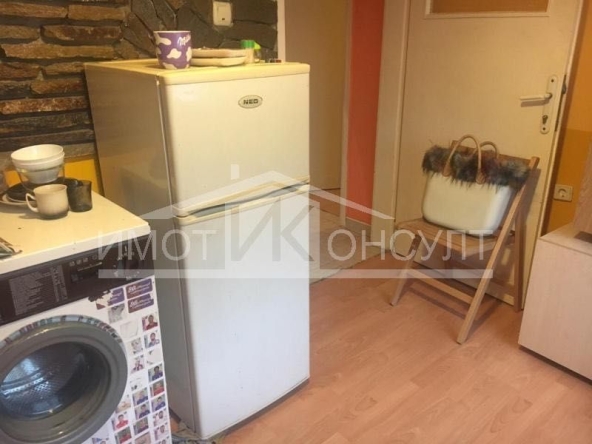 Дава се под наем Двустаен апартамент в Велико Търново, Акация - 65 кв.м за 280.5 € - Снимка #1