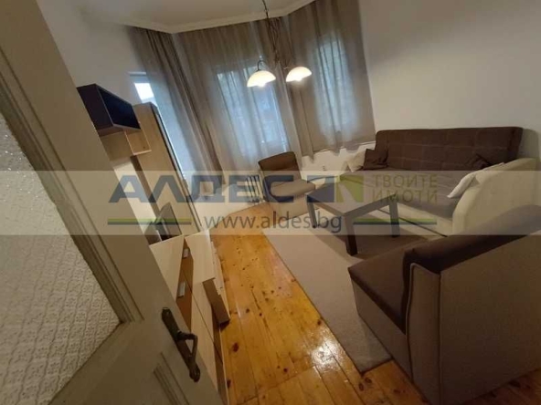Дава се под наем Двустаен апартамент в София, Център - 70 кв.м за 637.5 € - Снимка #1